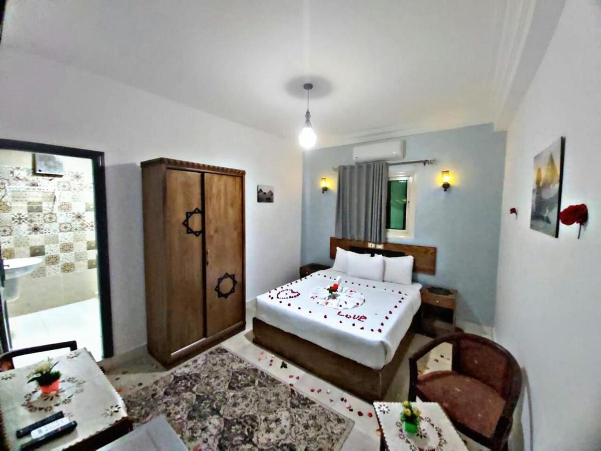Carpet Alaadein Pyramids View 호텔 Kafret el-Gabal 외부 사진